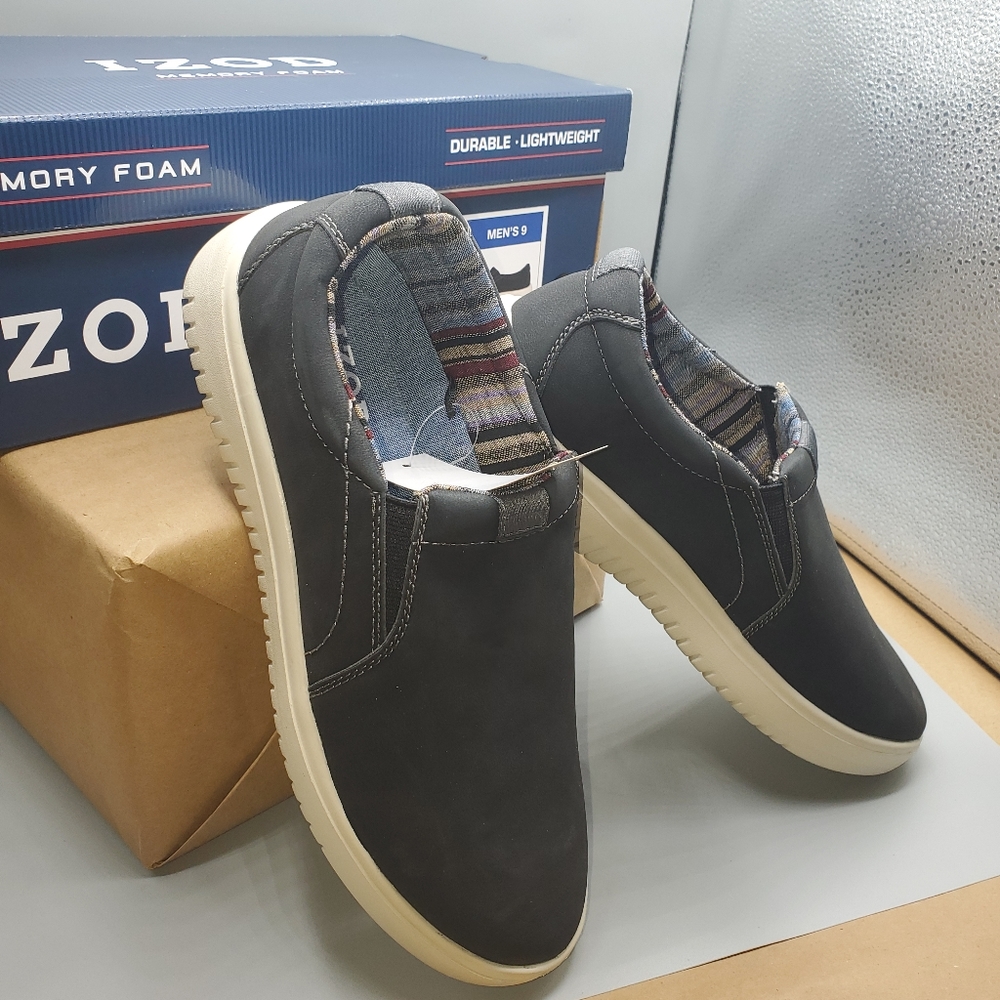 Izod Jackson men's size 9 black NWT